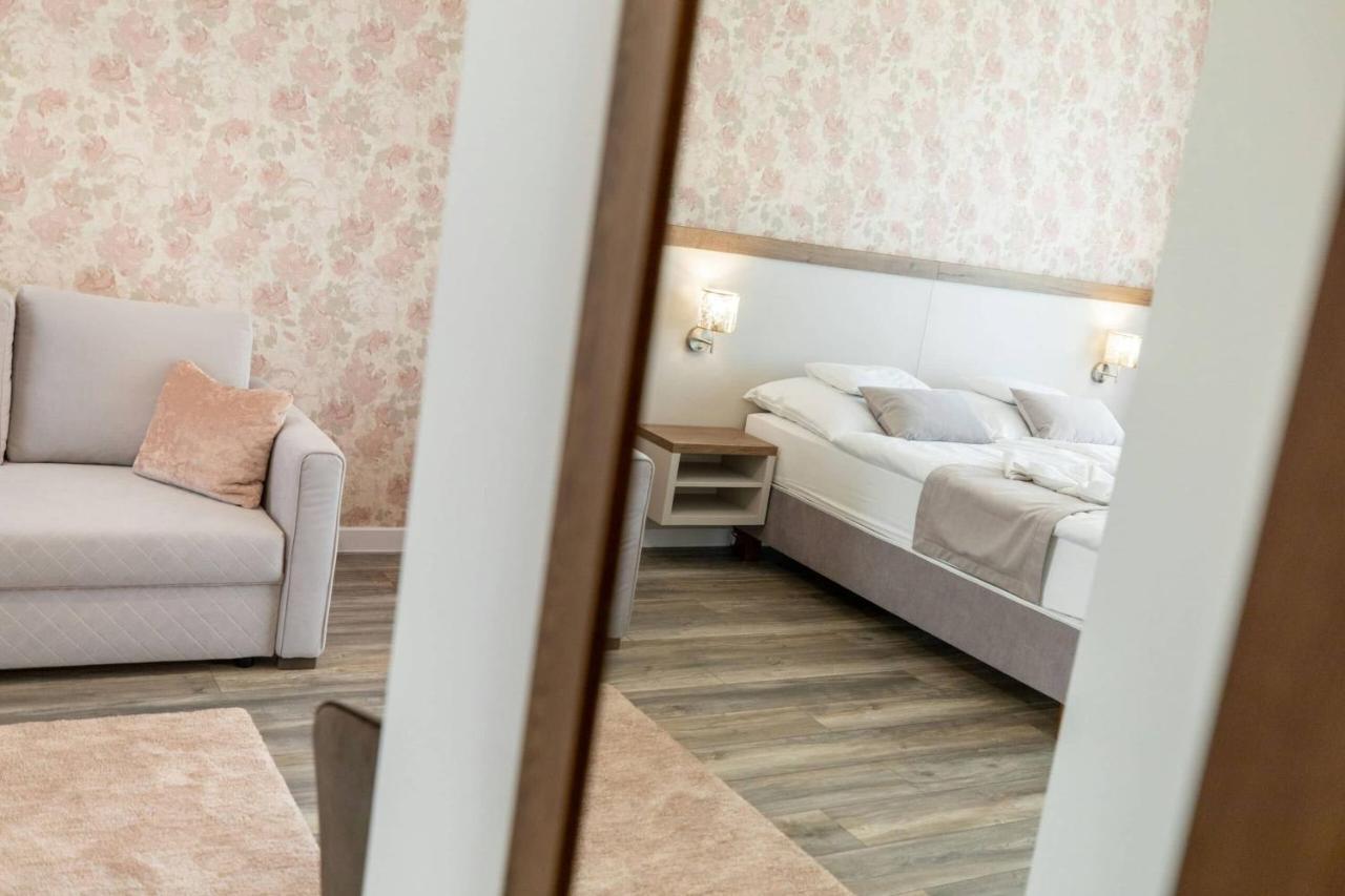 Aszuvilag Rezidencia With Sauna & Jacuzzi Legyesbenye エクステリア 写真