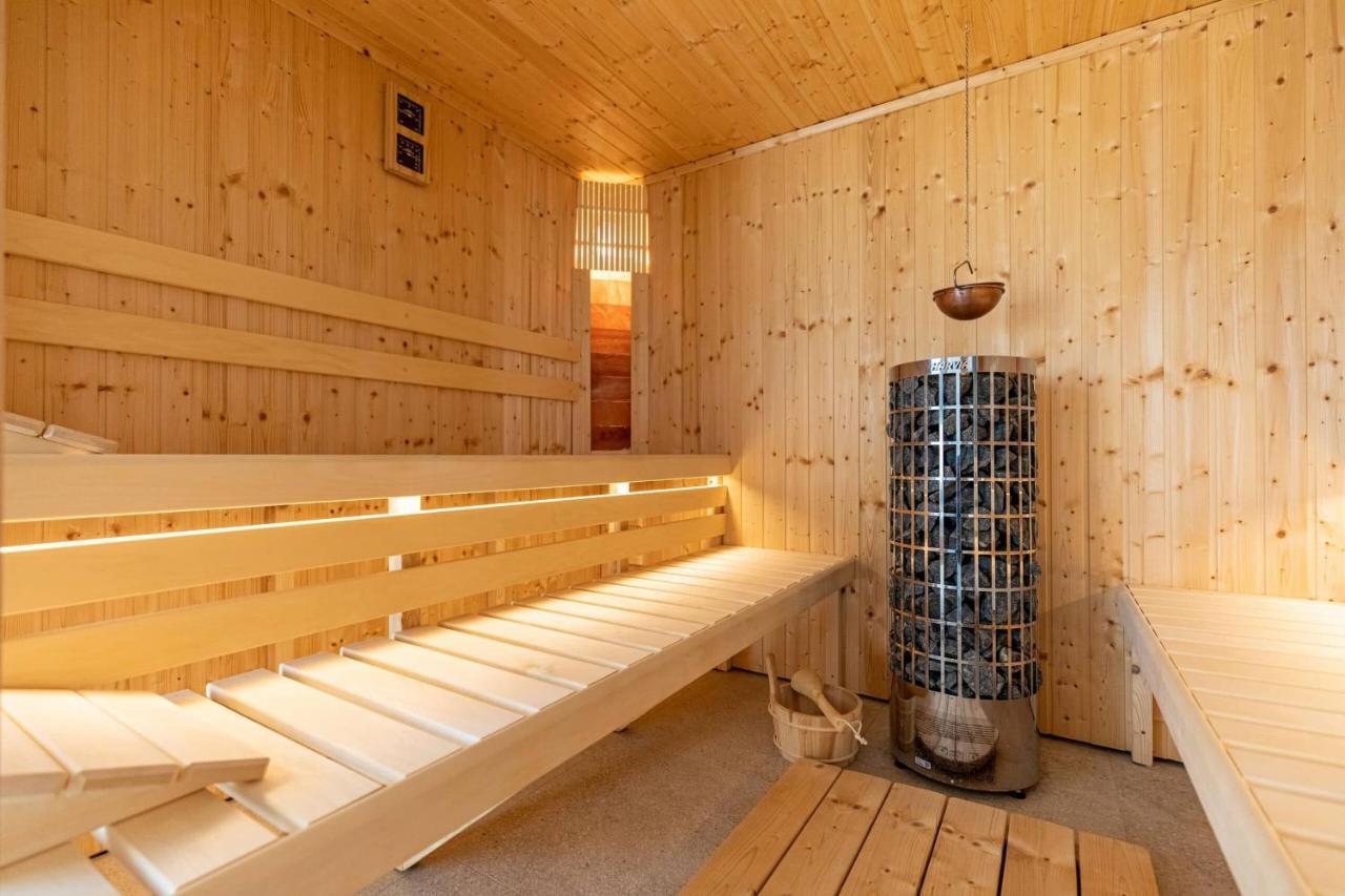 Aszuvilag Rezidencia With Sauna & Jacuzzi Legyesbenye エクステリア 写真