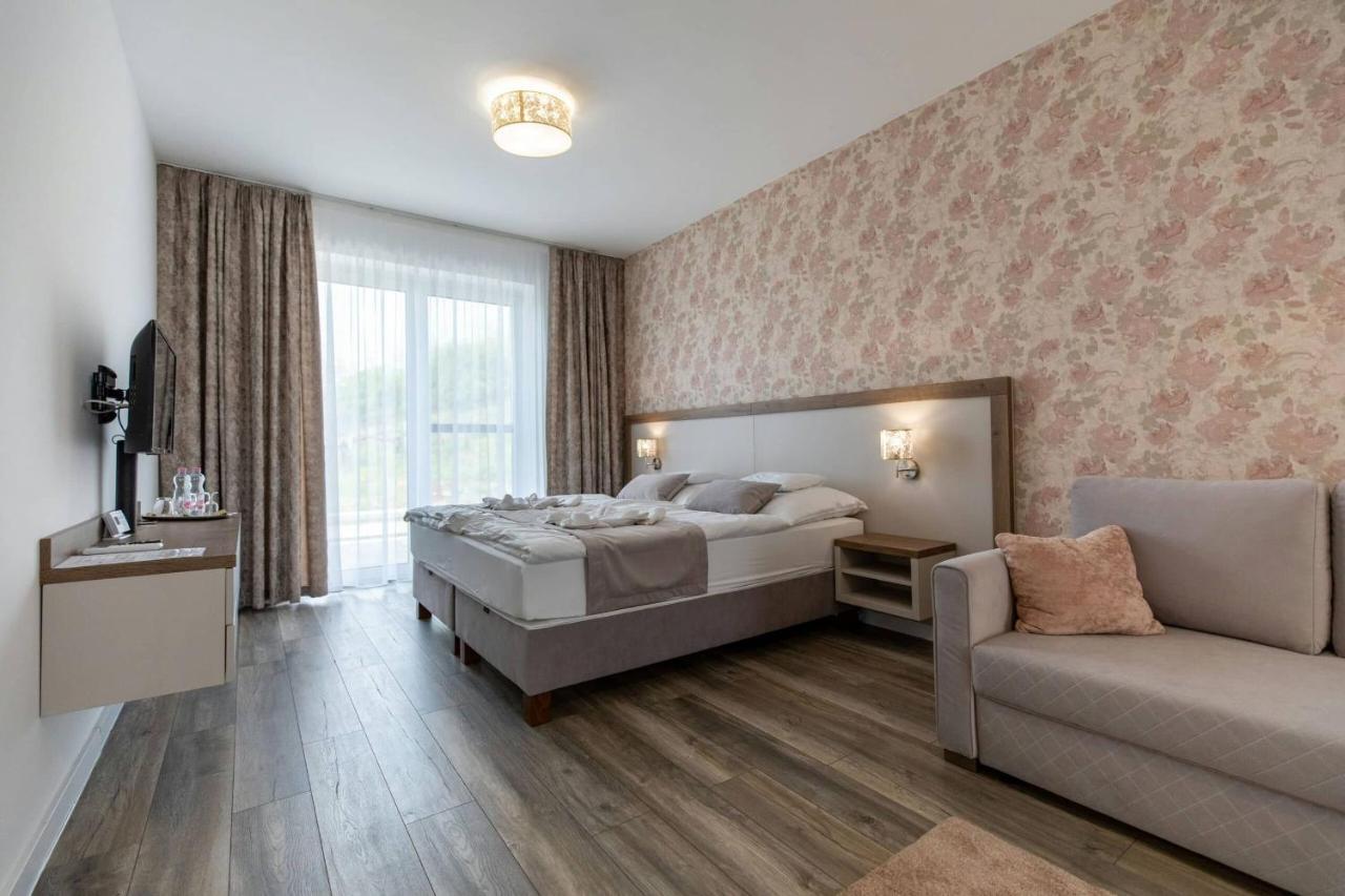 Aszuvilag Rezidencia With Sauna & Jacuzzi Legyesbenye エクステリア 写真