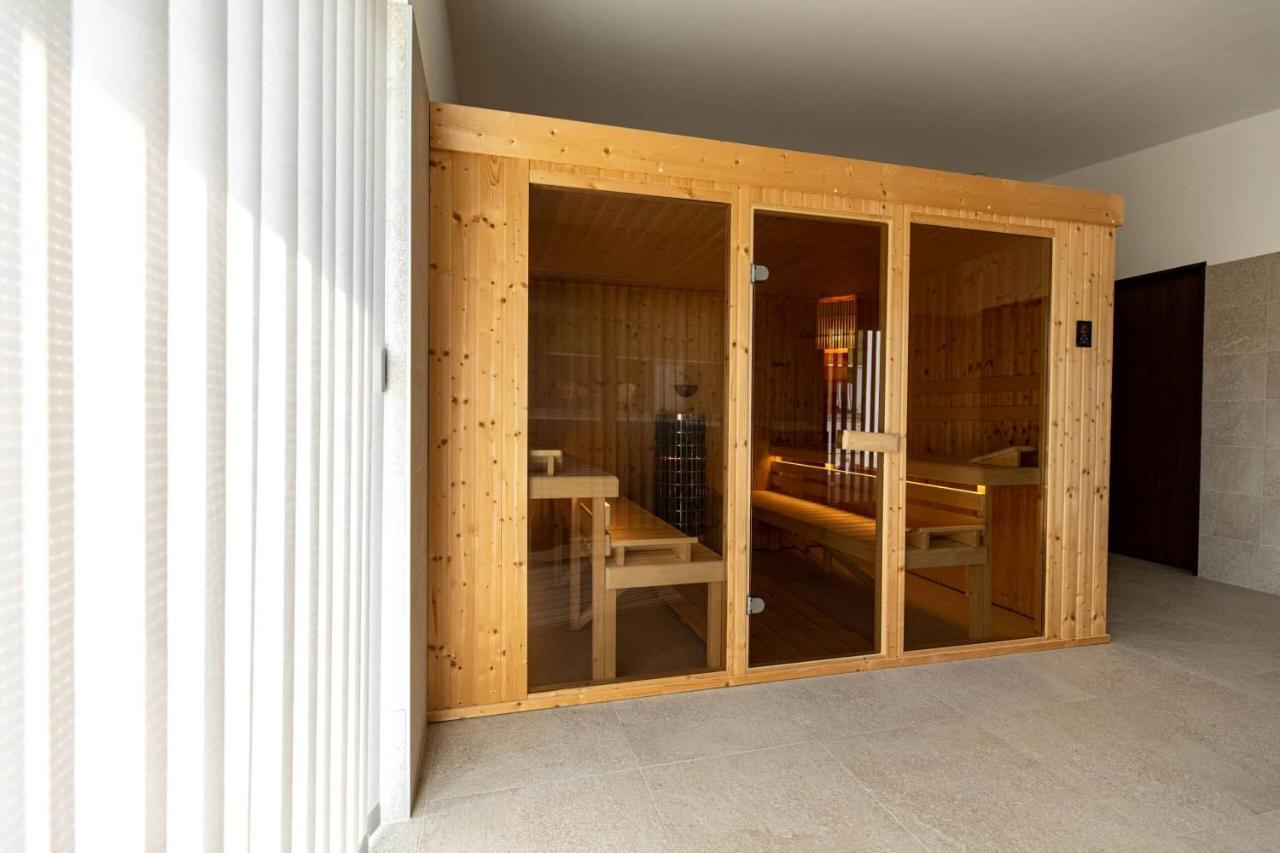 Aszuvilag Rezidencia With Sauna & Jacuzzi Legyesbenye エクステリア 写真