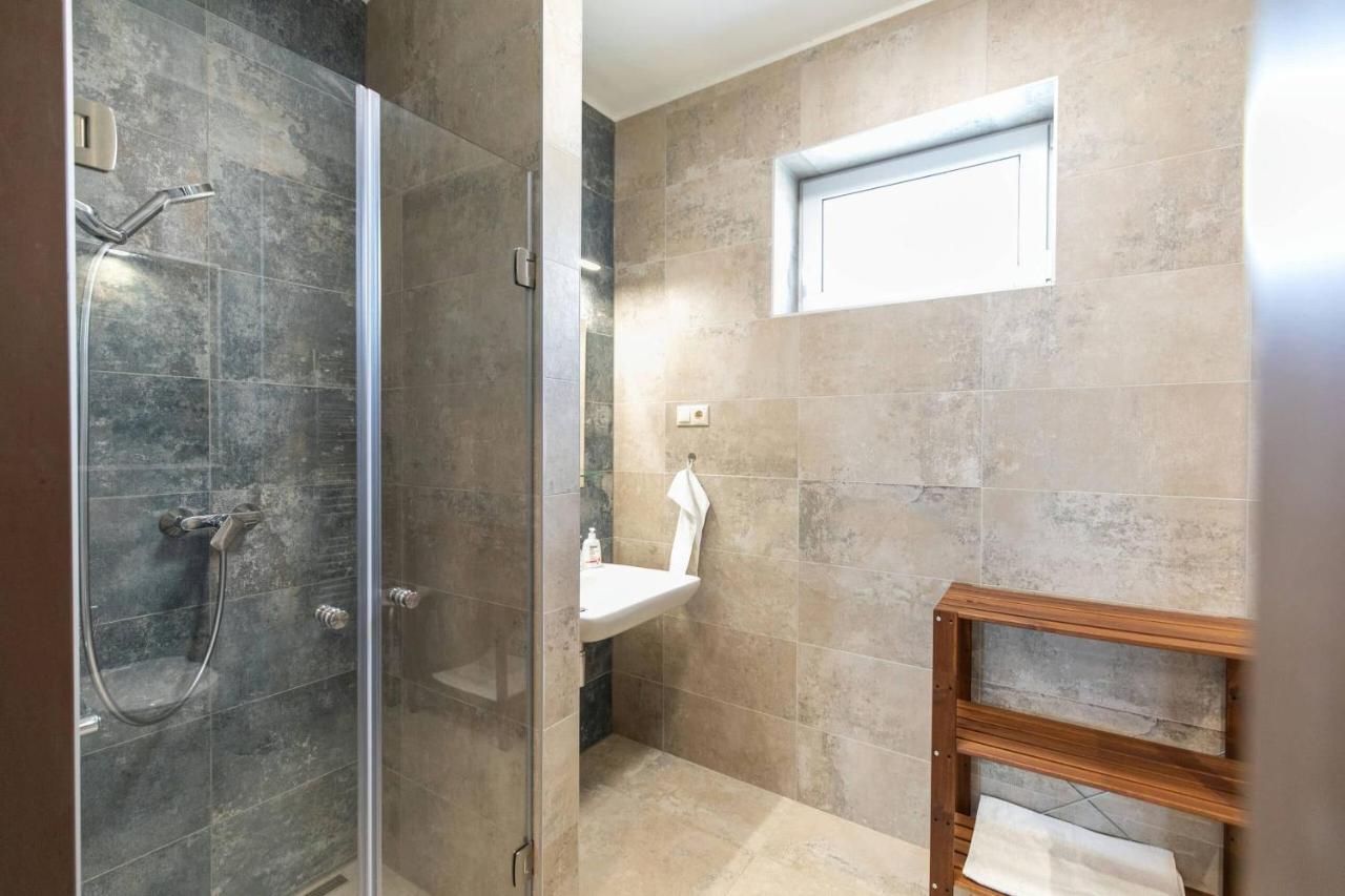 Aszuvilag Rezidencia With Sauna & Jacuzzi Legyesbenye エクステリア 写真